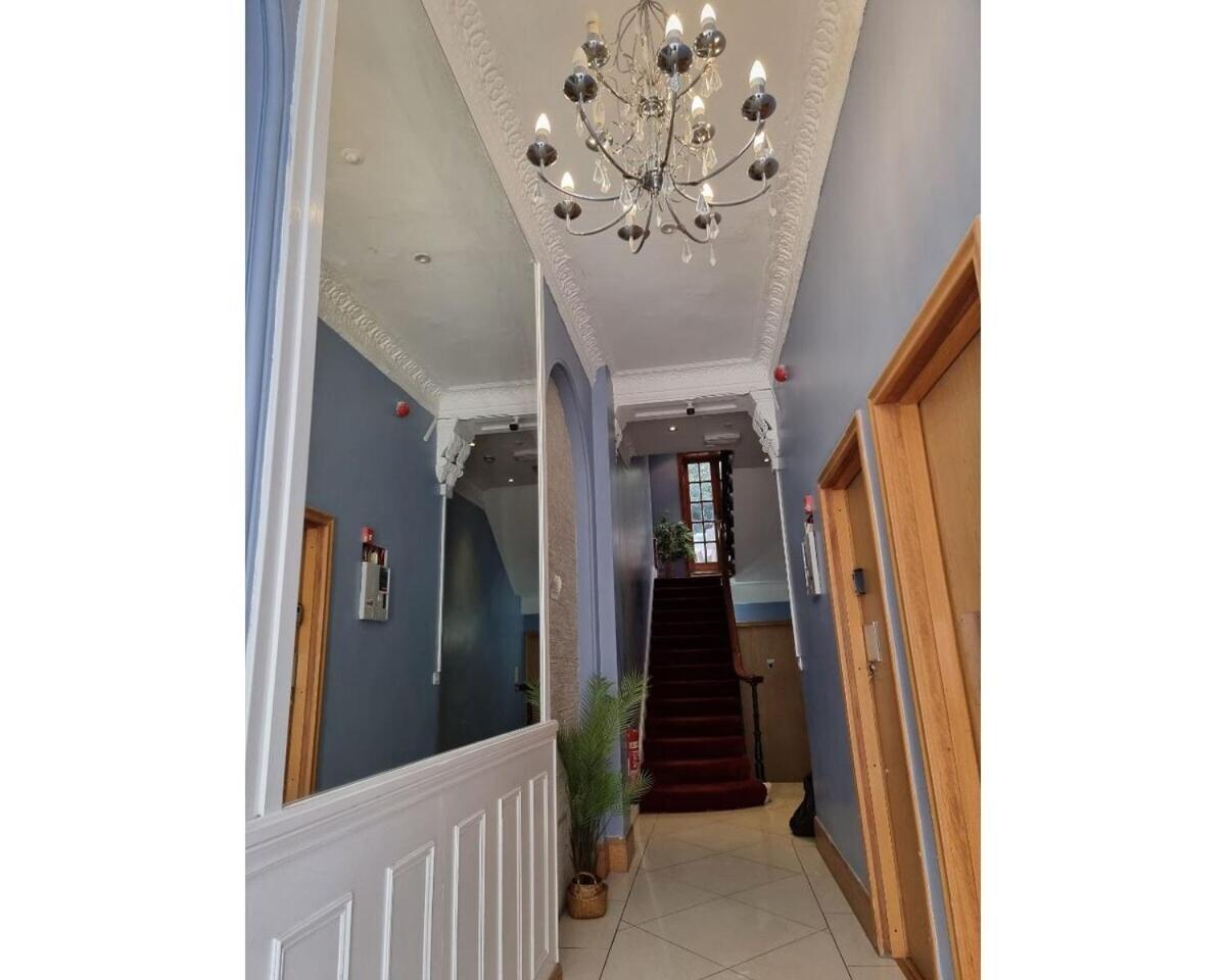 Stunning For 2 Near Hyde-f303 Londra